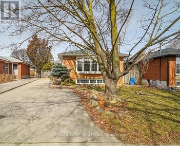 House For Sale In Tam O'Shanter, Toronto, Ontario