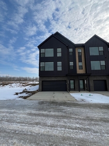 St. Albert Pet Friendly Townhouse For Rent | Brand New Townhouse in Midtown
