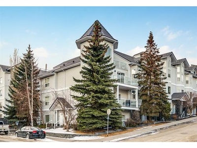 Townhouse For Sale In Bankview, Calgary, Alberta