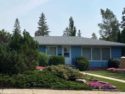 House for sale, 711 Royal STREET, in Regina, Canada