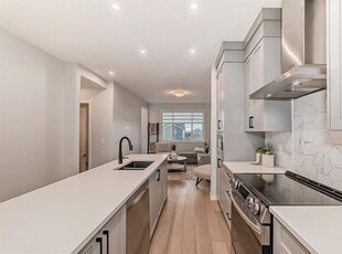 Calgary Duplex For Rent | Glacier Ridge | Cozy 3 Bed 2.5 Bath