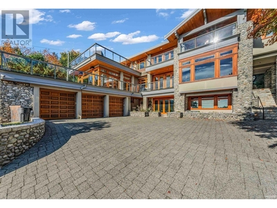 3285 Dickinson Crescent, in West Vancouver, BC