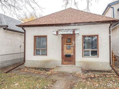 Homes for Sale in St. James, Winnipeg, Manitoba $189,900
