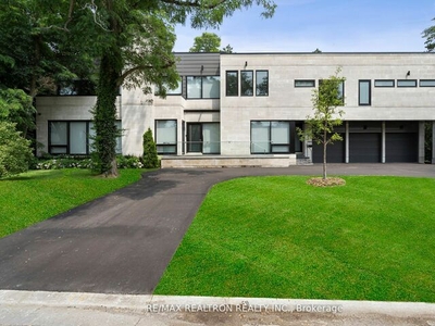 18 Green Valley Rd Toronto, ON M2P1A5