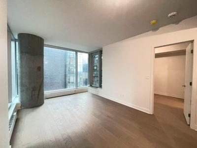 Beautiful new 1 bed 1 bath in the heart of downtown