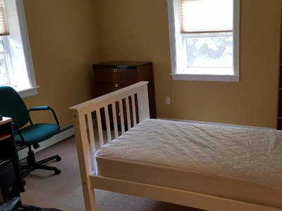 Large room in Hammonds Plains