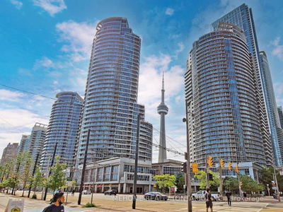 Luxury 2+1 Bed Condo in Toronto's Waterfront! Stunning Lake View