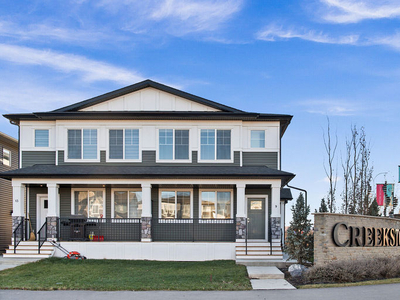 Modern, Spacious 3-bedroom Duplex | 9 Creekstone Drive Southwest, Calgary