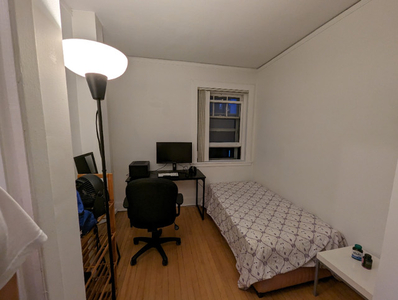 One private bedroom sublet/sublease in Downtown near McGill