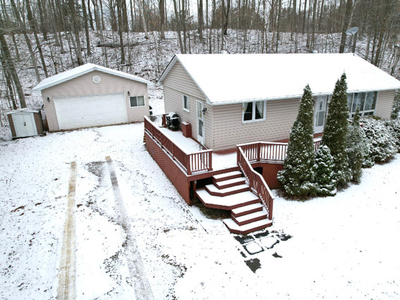 SAUBLE BEACH - BEAUTIFUL RAISED BUNGALOW WITH FINISHED BASEMENT