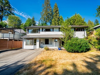 686 CRYSTAL COURT North Vancouver