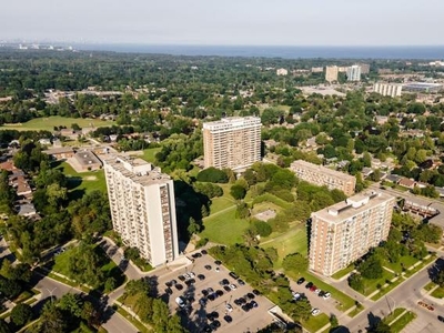1 Bedroom Apartment Unit Mississauga ON For Rent At 2250
