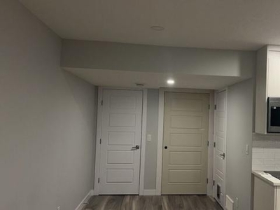 1 Bedroom Apartment Chestermere AB