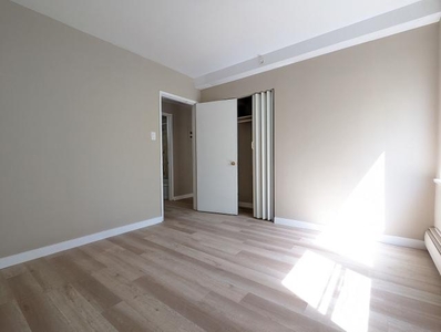 1 Bedroom Apartment Unit Edmonton AB For Rent At 1100