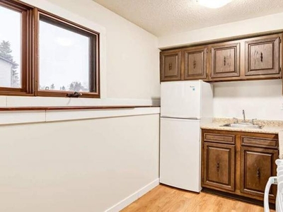 1 Bedroom Apartment Unit Lloydminster AB For Rent At 878