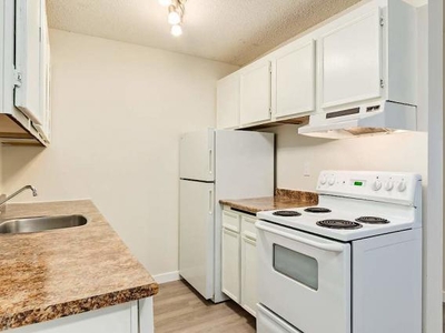 1 Bedroom Apartment Unit Lloydminster AB For Rent At 930