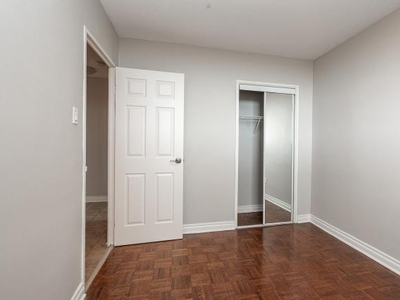 1 Bedroom Apartment Unit Toronto ON For Rent At 2050