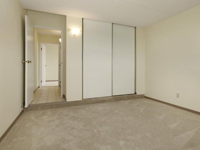 1 Bedroom Apartment Unit Winnipeg MB For Rent At 1400