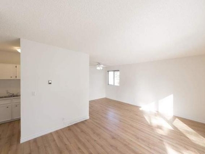2 Bedroom Apartment Unit Calgary AB For Rent At 1700