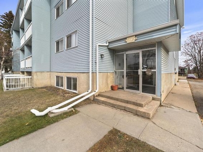2 Bedroom Apartment Unit Camrose AB For Rent At 1075
