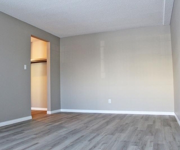 2 Bedroom Apartment Unit Edmonton AB For Rent At 1300