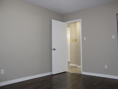 2 Bedroom Apartment Unit Edmonton AB For Rent At 1400