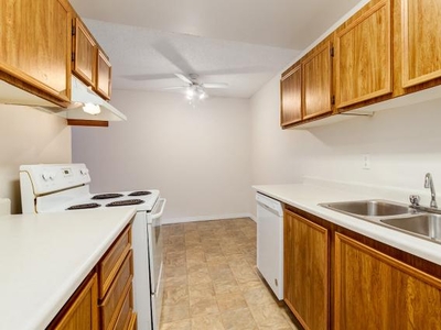 2 Bedroom Apartment Unit Edmonton AB For Rent At 1405