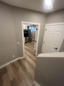 2 Bedroom Apartment Unit Edmonton AB For Rent At 1500