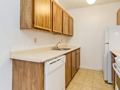 2 Bedroom Apartment Unit Lloydminster SK For Rent At 850