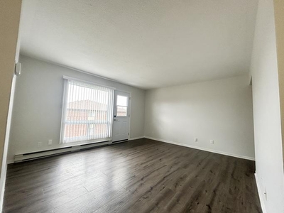 2 Bedroom Apartment Unit Trenton ON For Rent At 1799