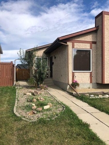 2 Bedroom Detached House Edmonton AB For Rent At 1100