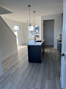 3 Bedroom Apartment Unit Calgary AB For Rent At 2400