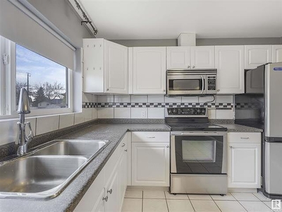 3 Bedroom Apartment Unit Edmonton AB For Rent At 1700