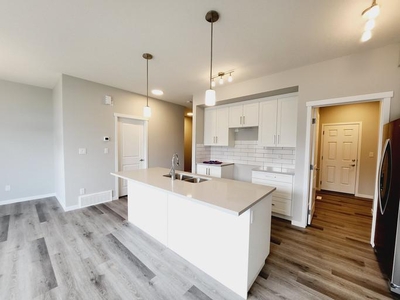 3 Bedroom Apartment Unit Edmonton AB For Rent At 1850