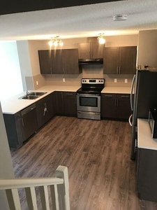 3 Bedroom Apartment Unit Edmonton AB For Rent At 1900