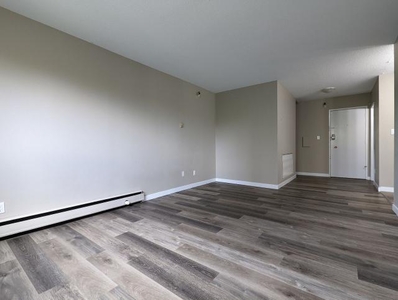 3 Bedroom Apartment Unit Saskatoon SK For Rent At 1900