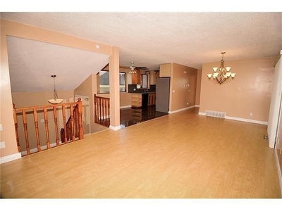 4 Bedroom Detached House Calgary AB For Rent At 2500