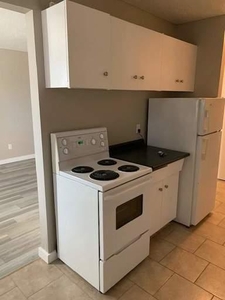 Apartment Unit Edmonton AB For Rent At 800