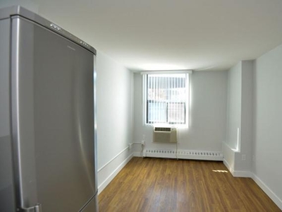 Apartment Unit Toronto ON For Rent At 1700