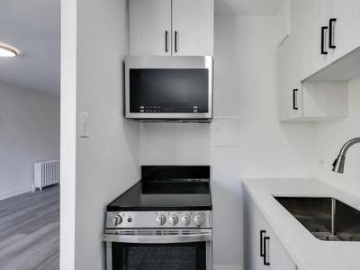 Apartment Unit Toronto ON For Rent At 1950