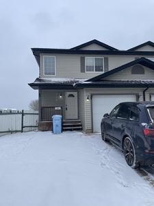 Fort McMurray Pet Friendly Duplex For Rent | Timberlea | Ready to move in duplex
