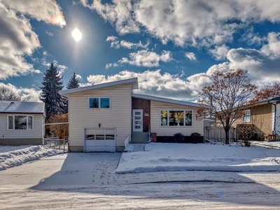 House For Sale In Strathearn, Edmonton, Alberta