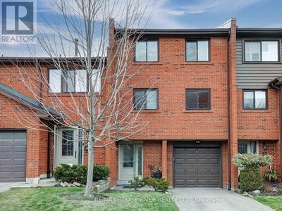 Townhouse For Sale In Rathwood, Mississauga, Ontario