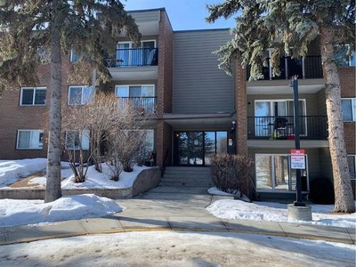 Condo For Sale In Highland Green Estates, Red Deer, Alberta