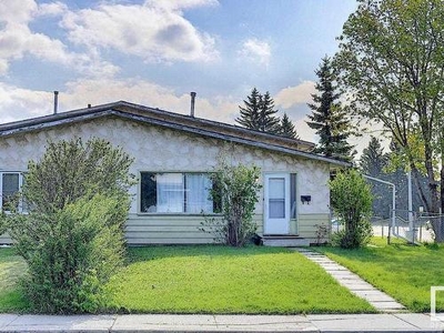 House For Sale In Kameyosek, Edmonton, Alberta