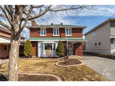 House In Laurentian, Ottawa, Ontario