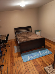 ALL INCLUSIVE Studio/Bachelor For Rent, Queen's, KGH & Downtown!
