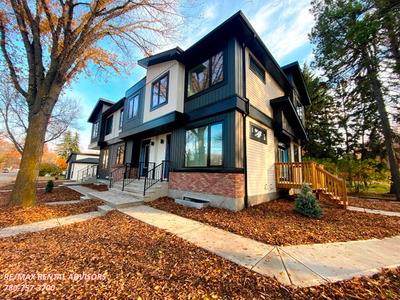 BRAND NEW AND NEVER LIVED IN!! 3 BED, 2.5 BATH, 2 STOREY TRIPLEX
