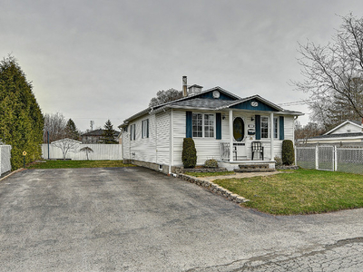 Maisons(4) à vendre et un Triplex 514 358 5831 a Laval .Quartier