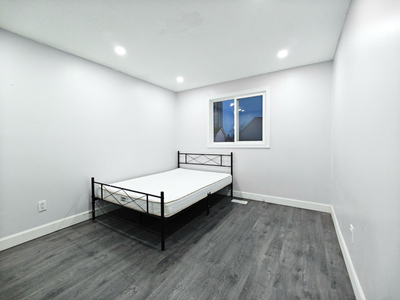 Room for rent near Square One Mississauga UTM Sheridan College